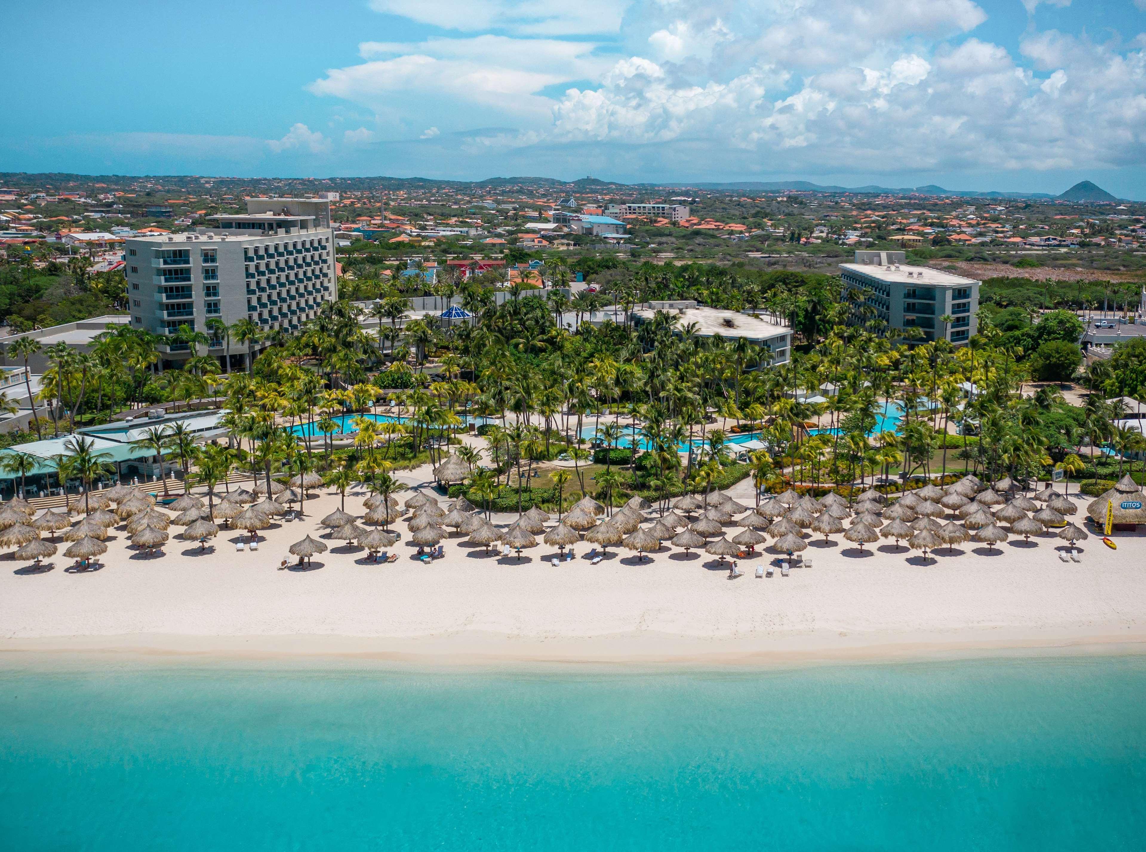 Hilton Aruba Caribbean Resort & Casino Palm Beach Exterior photo