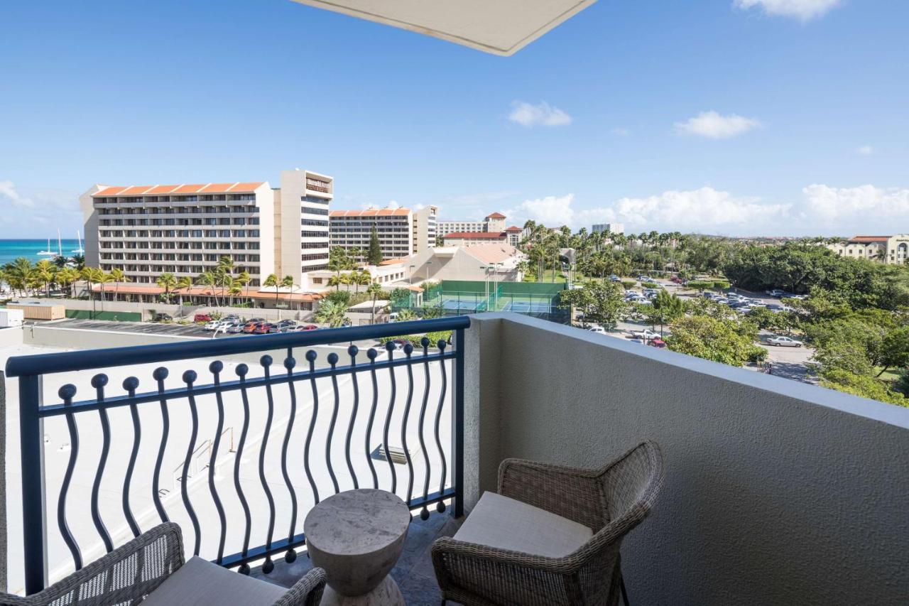 Hilton Aruba Caribbean Resort & Casino Palm Beach Exterior photo