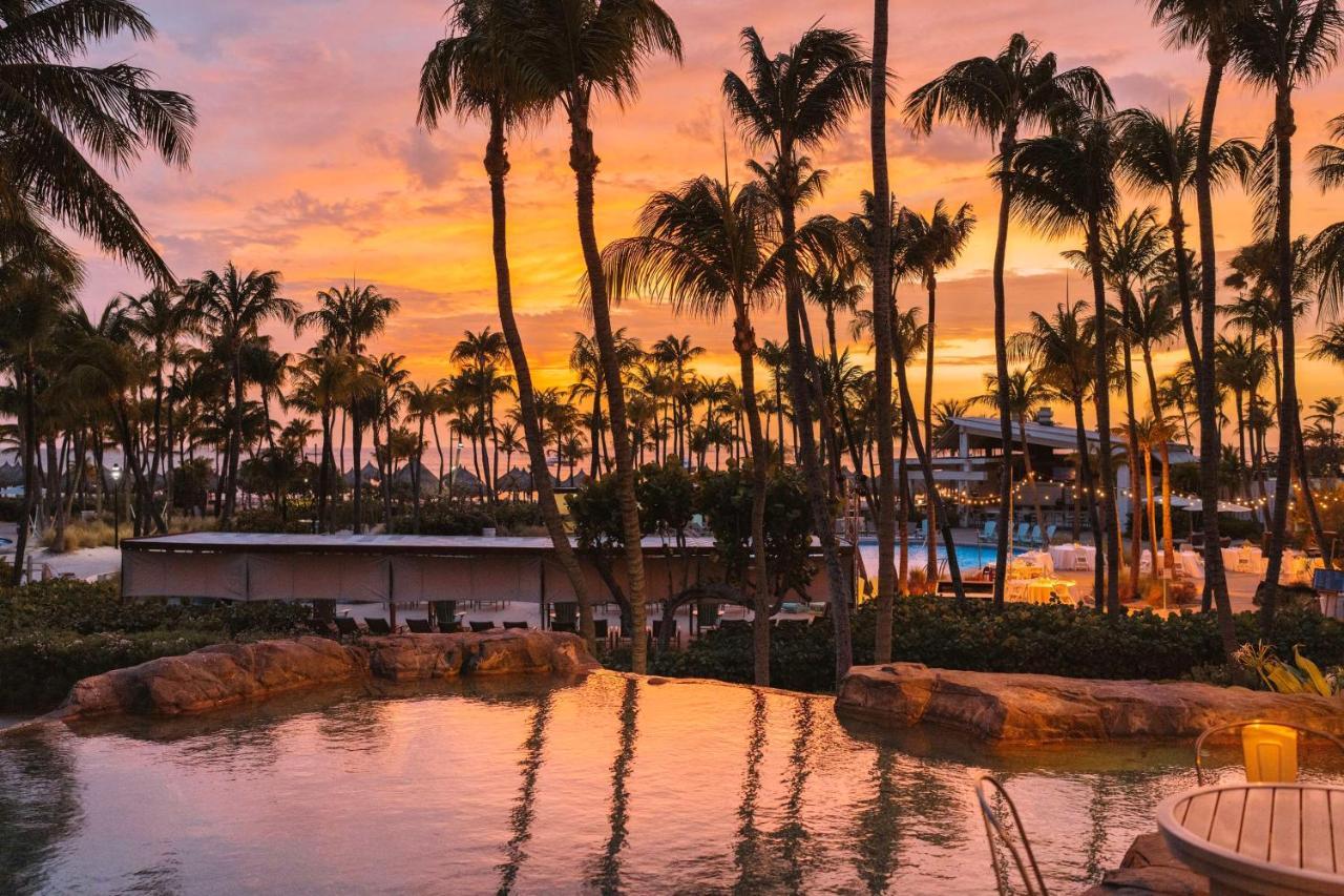 Hilton Aruba Caribbean Resort & Casino Palm Beach Exterior photo