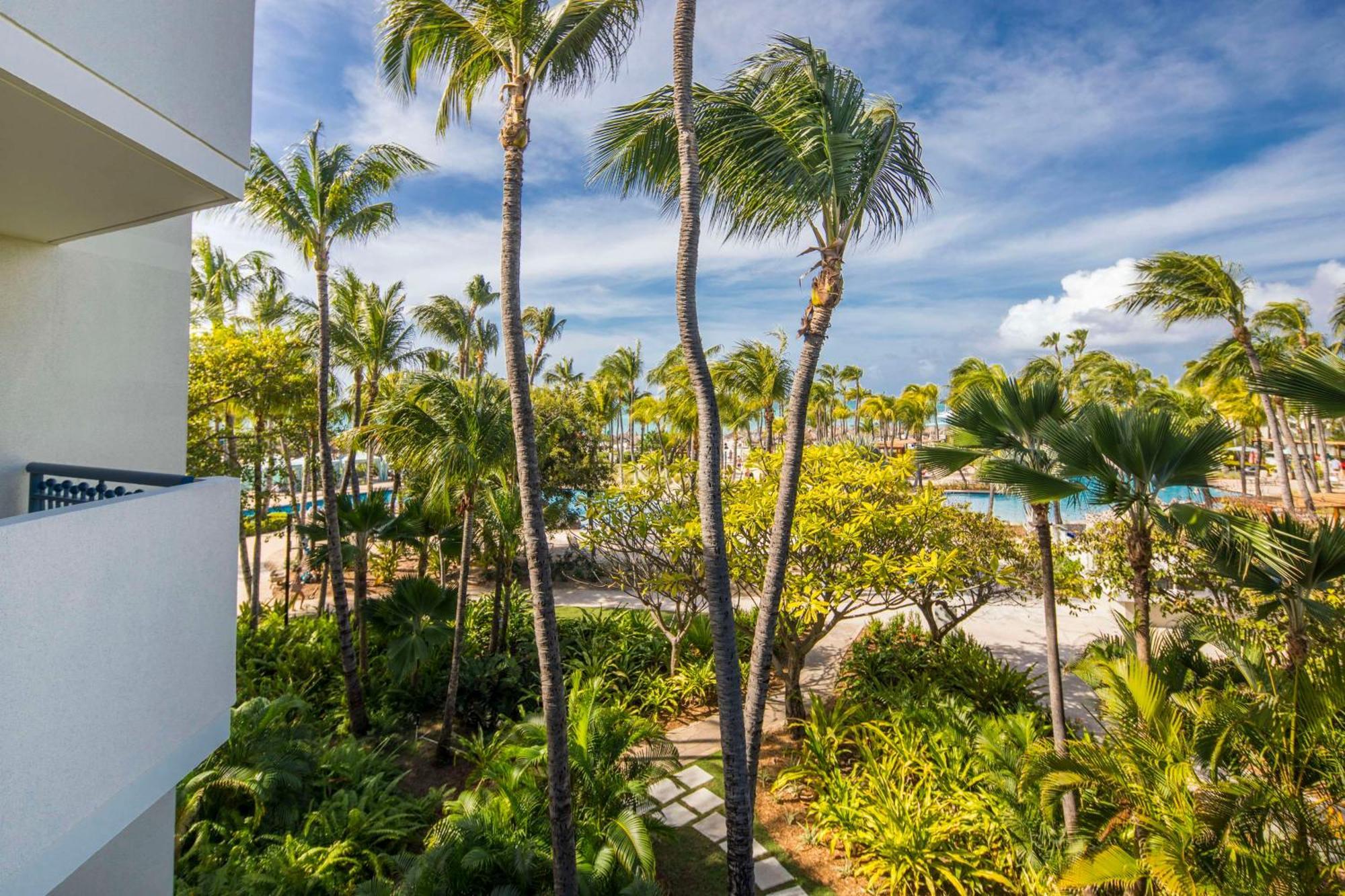 Hilton Aruba Caribbean Resort & Casino Palm Beach Exterior photo