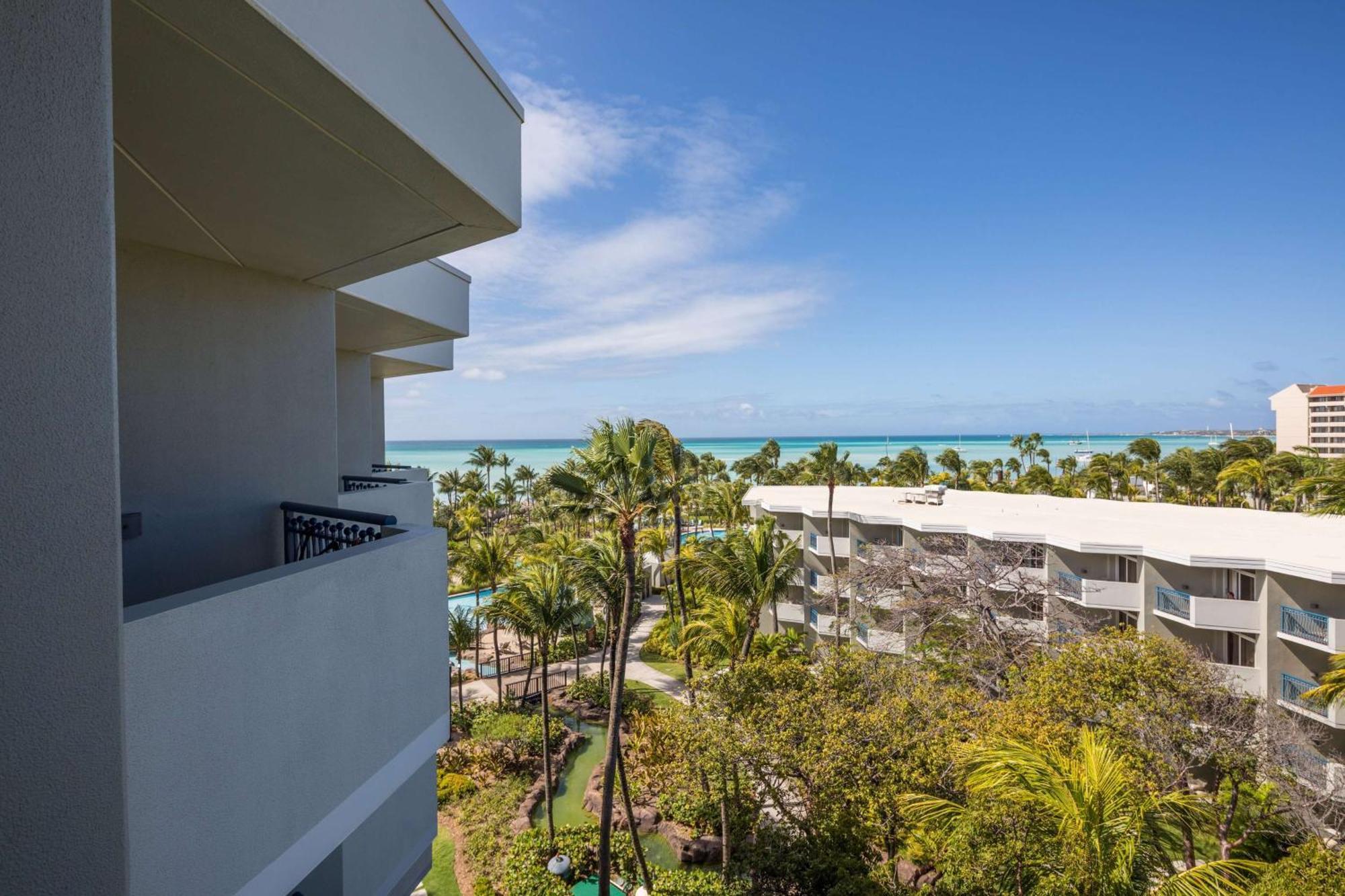 Hilton Aruba Caribbean Resort & Casino Palm Beach Exterior photo