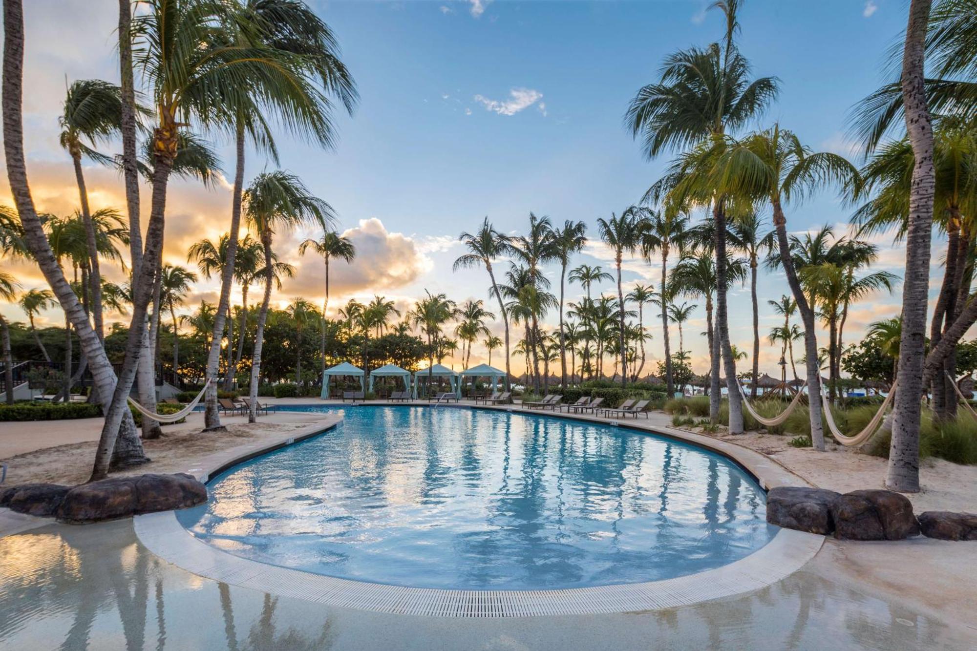 Hilton Aruba Caribbean Resort & Casino Palm Beach Exterior photo