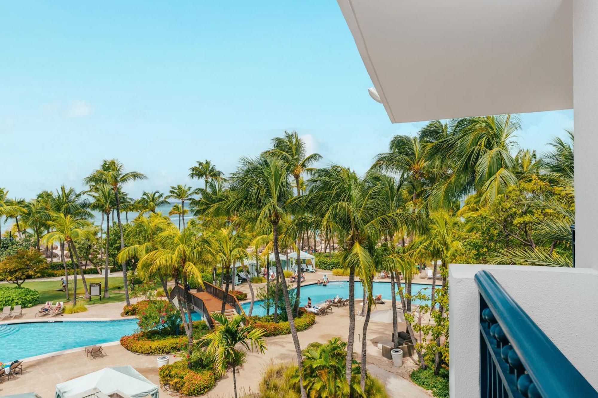 Hilton Aruba Caribbean Resort & Casino Palm Beach Exterior photo